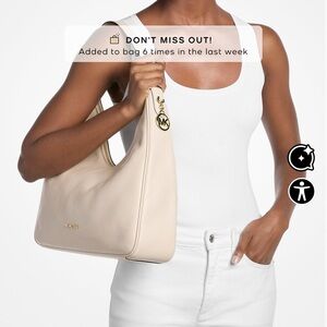 Michael Kors Elegant Cream Shoulder Bag